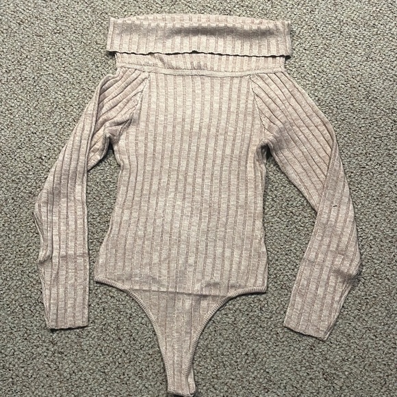 BNWT Revolve Hobbs Sweater bodysuit By AFRM (Small) - Picture 3 of 6